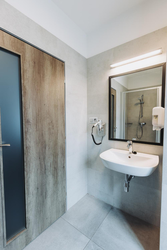 Bathroom 4, Hotel Fabrica, Liberec