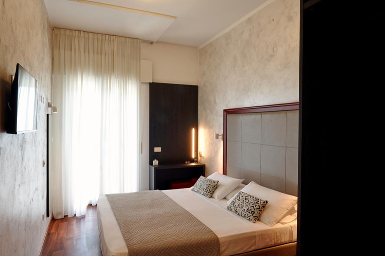 Bedroom 2, Hotel Imperiale, Rimini