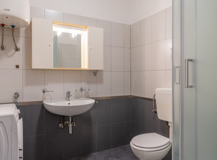 Bathroom 2, A.m. Apartments, Vrsar