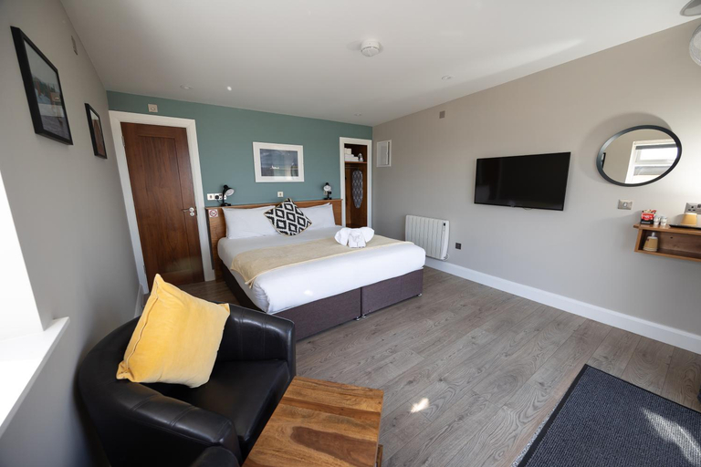 Bedroom 2, Aran Islands Hotel