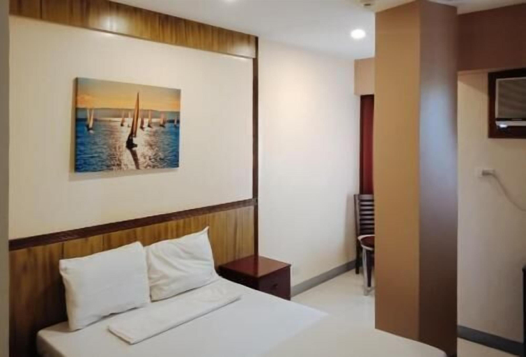 Bedroom 4, RedDoorz @ HF Golden Travellers Inn, Iloilo City