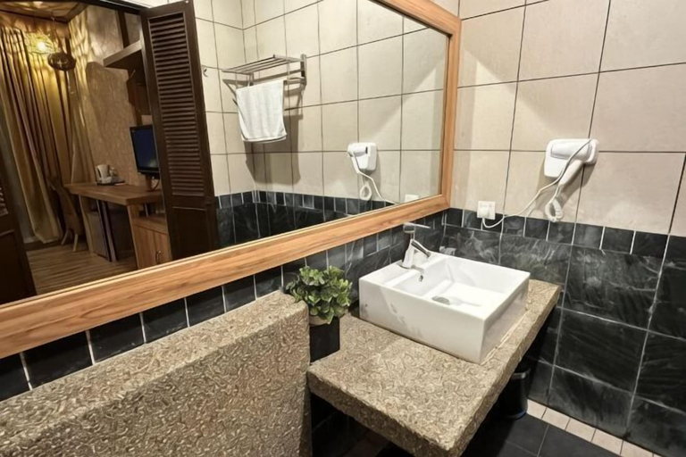 Bathroom 4, I Garden Hotel, Kinta