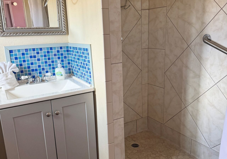 Bathroom 4, Harmony Motel, San Bernardino