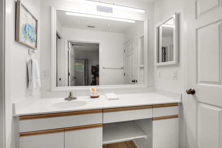 Bathroom 4, Navarre Beach Regency 310 - Sea Turtles, Escambia