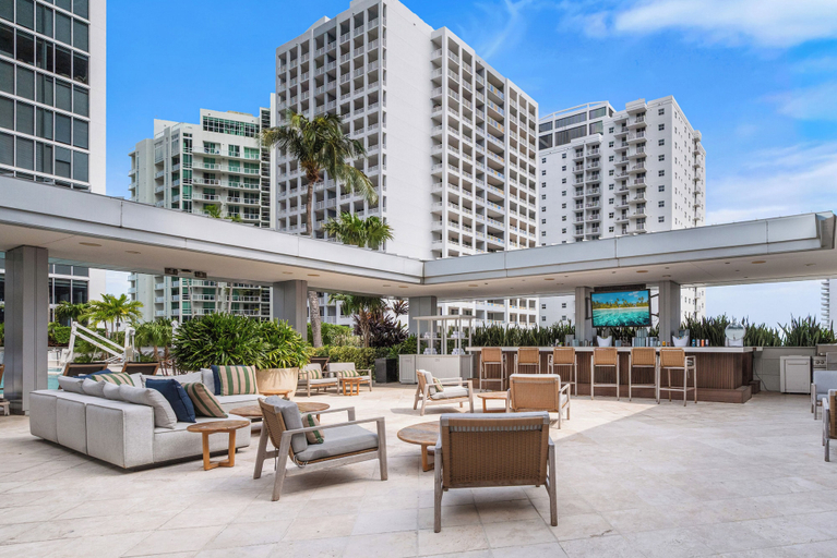 Exterior & Views, Brickell Arch Apartment City Views & Free Parking by Palermo Home Miami, Miami-Dade