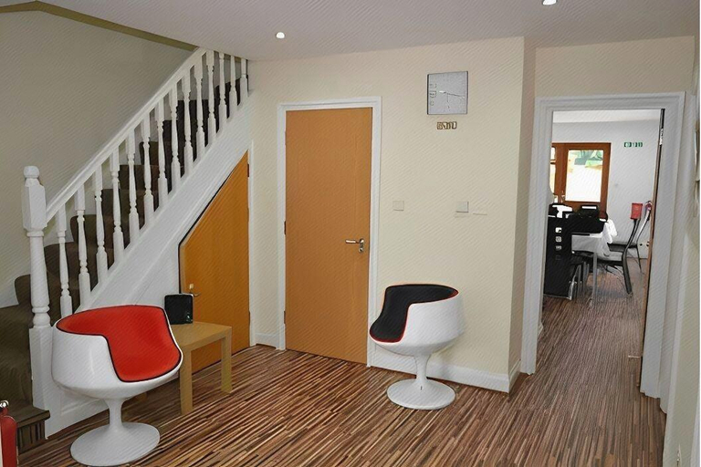 Others 4, London Plus Heathrow B & B, London