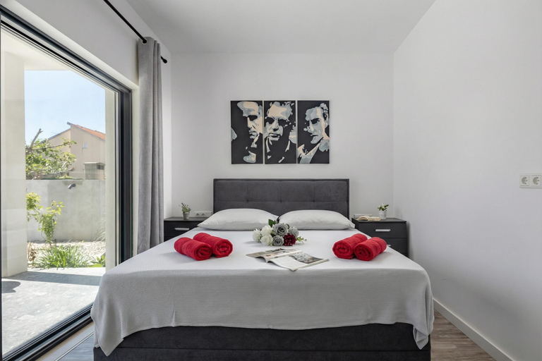 Room 3, Villa Claudio With Private Pool, Vodice