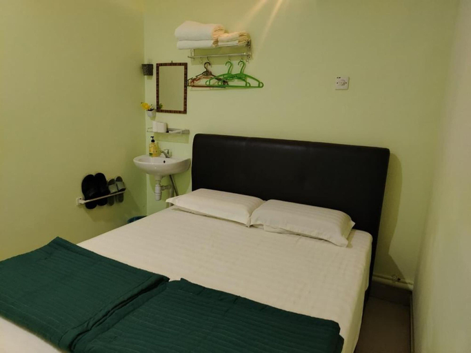 Room 2, OYO 91195 Dancenter Seremban 2 Near Snow, Seremban