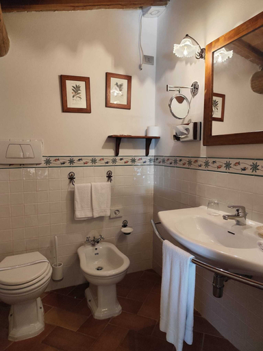 Bathroom 5, Villa Curina Resort, Siena