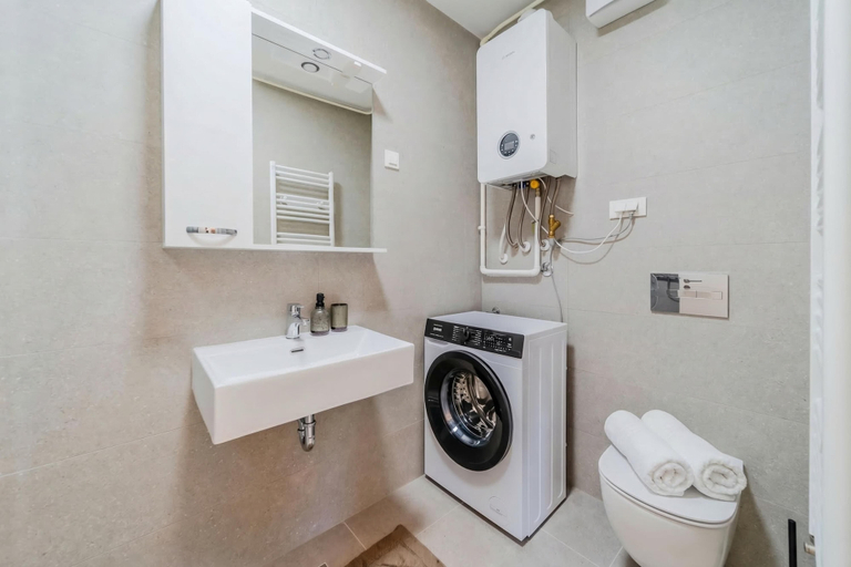 Bathroom 2, Modern Apartment With Balcony And Garage, Krapinske Toplice