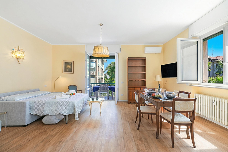 Room 5, Strixia Apartment - 50m From Lake With Balcony, Verbano-Cusio-Ossola