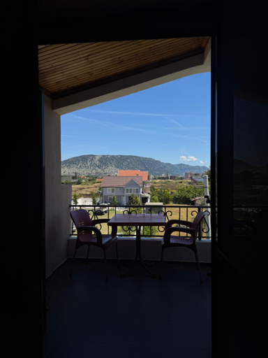 Others 4, Villa Velipoj, Shkodrës