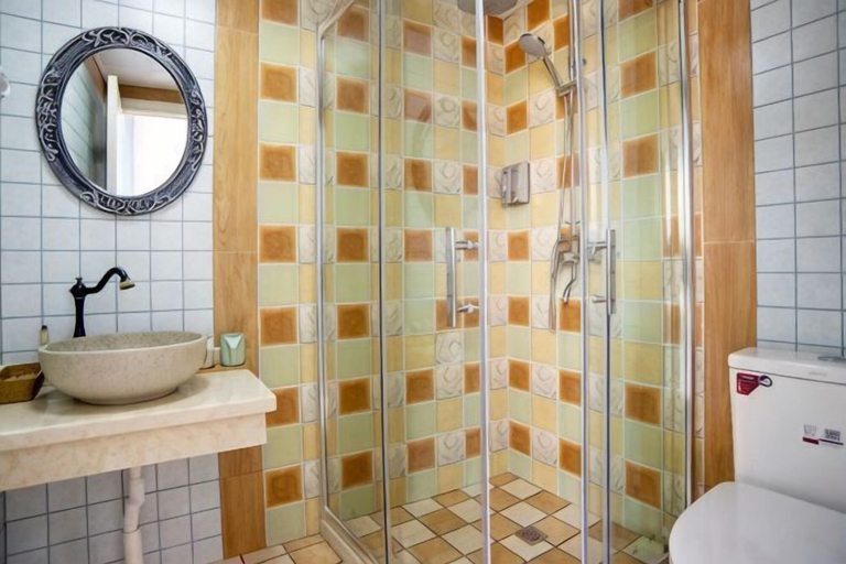 Bathroom 4, Haiyi Jiage Inn, Zhoushan