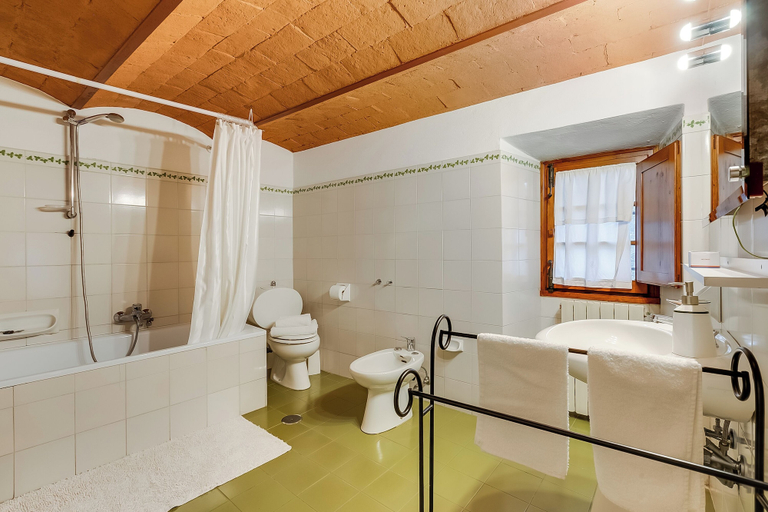 Bathroom 2, Relaxing Tuscan Terrazza Near Florence 4shared Pool, Florence