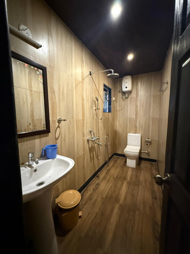 Bathroom 4, Baga Beach Palm Cottage, North Goa