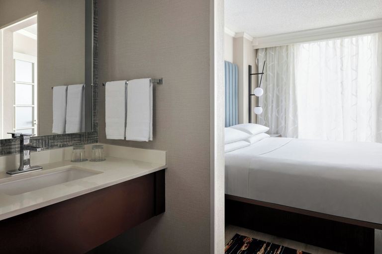 Bedroom 4, Chicago Marriott Suites Deerfield, Lake