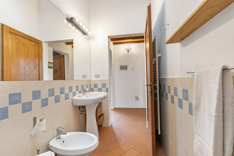 Bathroom 3, Relaxing Tuscan Country Near Florence 4shared Pool, Florence