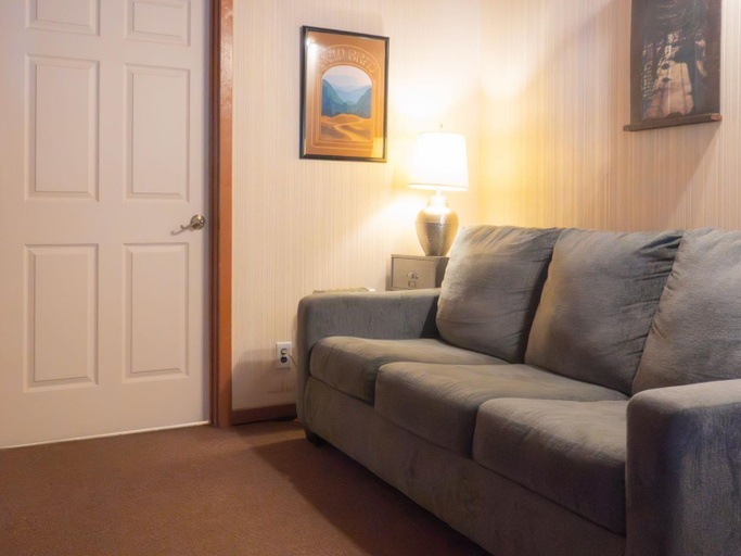 5, Seven Circles Lodge&Retreat, Tulare