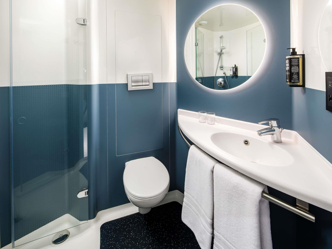 Bathroom 4, ibis London Blackfriars, London