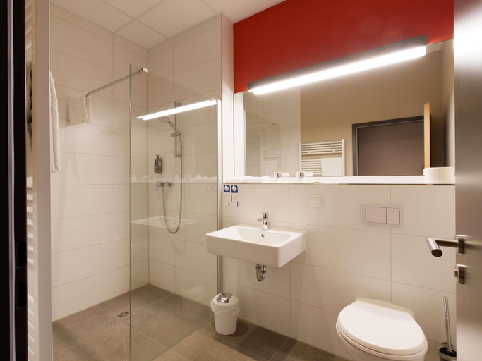 Bathroom, Ibis Budget Bonn Süd Königswinter, Rhein-Sieg-Kreis