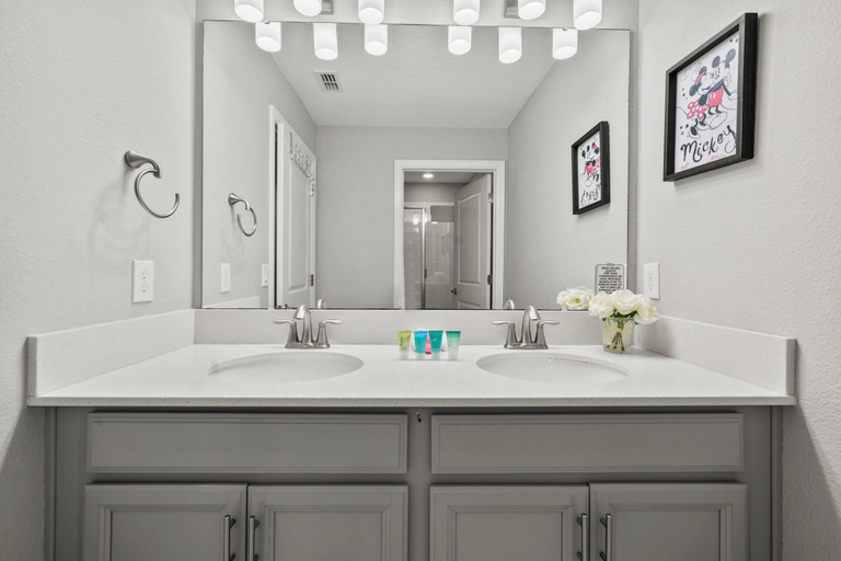 Bathroom 4, 5003 Windermere Avenue, Osceola