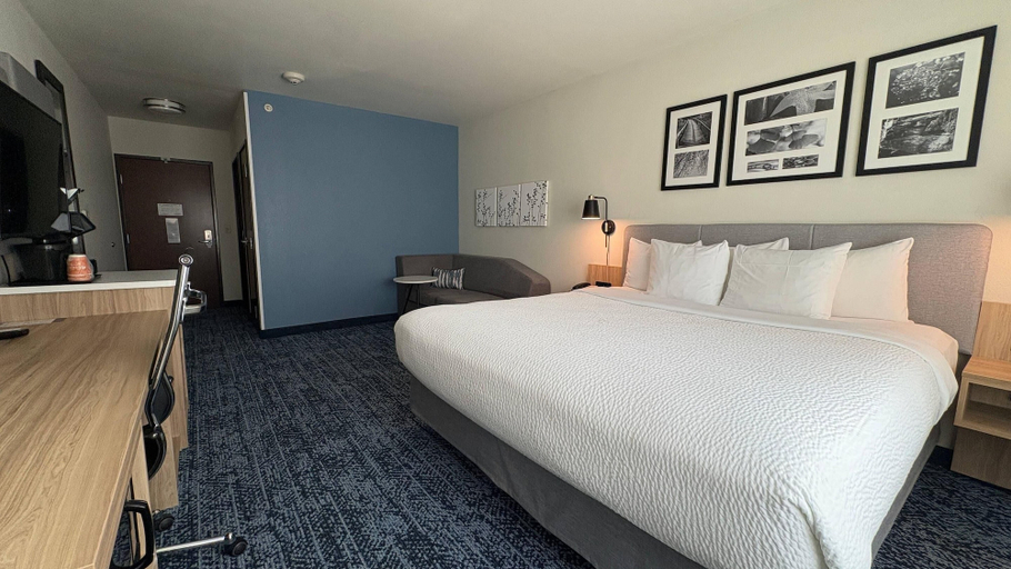 Bedroom 3, Sleep Inn & Suites Fort Scott, Bourbon