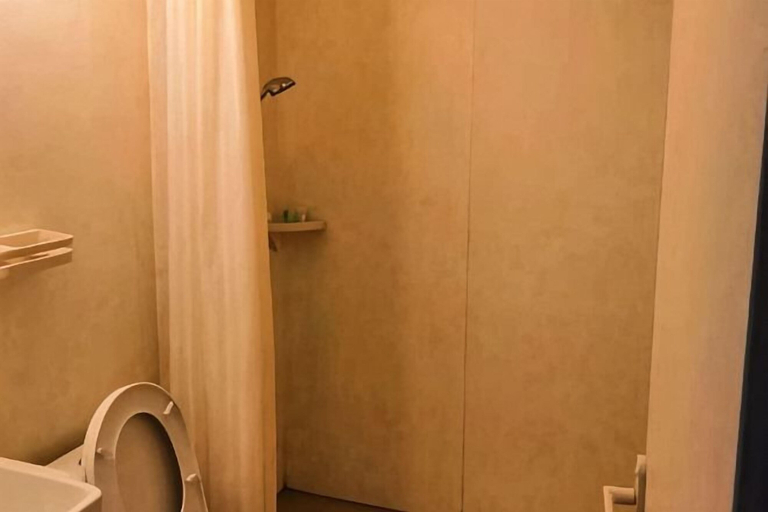 Bathroom 3, Haiyan Guyun Inn, Jiaxing