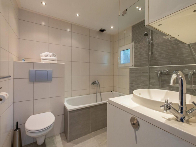 Bathroom 2, Holiday Home in Breskens Near the Beach, Sluis