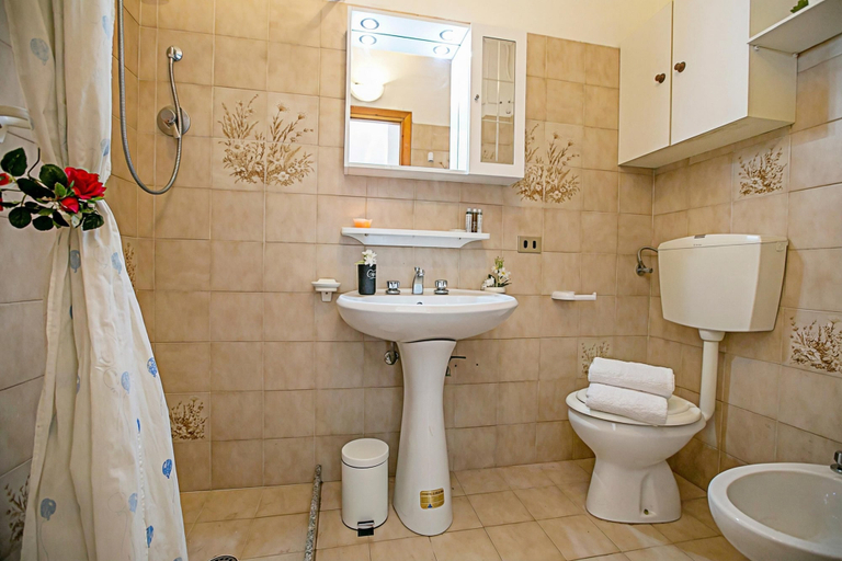 Bathroom, Tremosine Wonderful Lake View 1, Brescia
