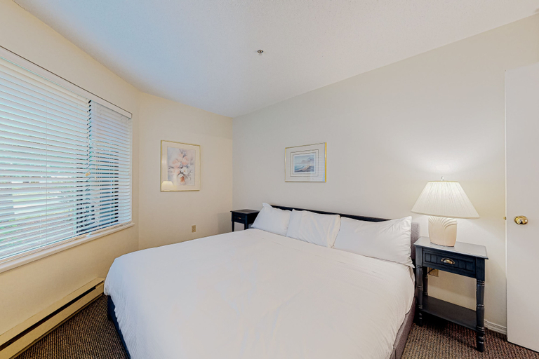 Bedroom 2, Foxglove by Whistler Premier, Squamish-Lillooet