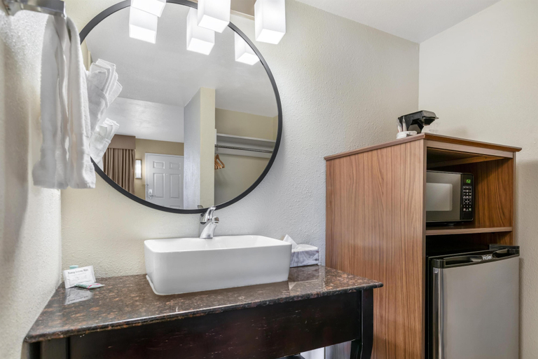 Bathroom 4, Best Western Town House Lodge, Stanislaus
