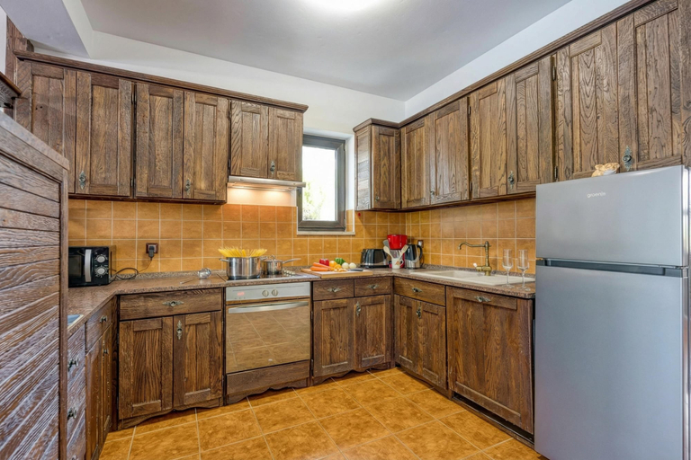 Private kitchen 2, Villa Kristina With Pool, Poreč