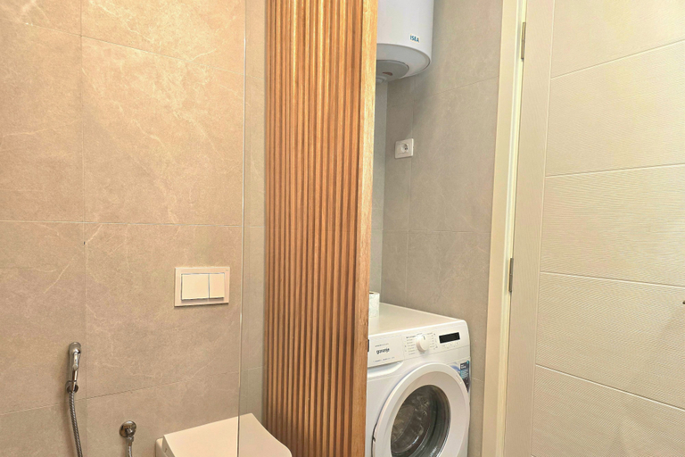 Bathroom 2, Beach Haven Hideaway 291, Durrësit