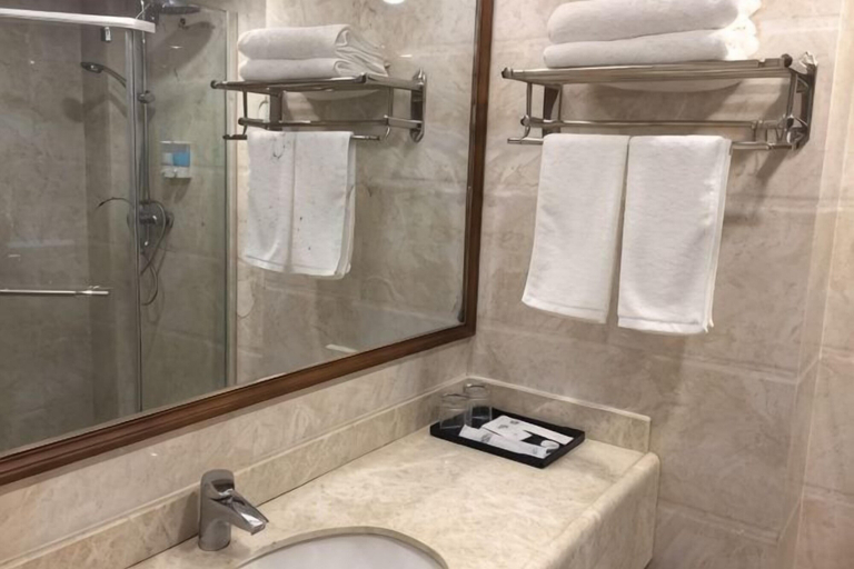 Bathroom 3, Lishuiwan Hotel, Qujing