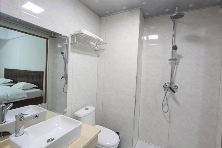 Bathroom, Tianyi Hotel Zhangjiajie, Zhangjiajie