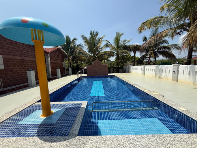 Sport & Beauty 2, Baga Beach Palm Cottage, North Goa