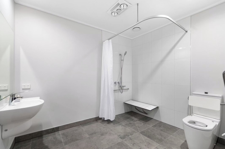 Bathroom 5, Bridges on Argyle Motel & Apartments, Latrobe - Traralgon