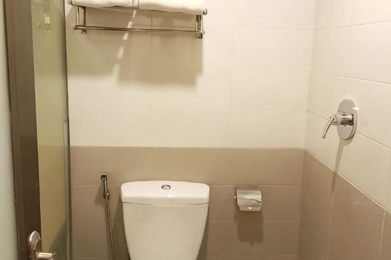 Bathroom 4, Jakarta City Hotel, West Jakarta