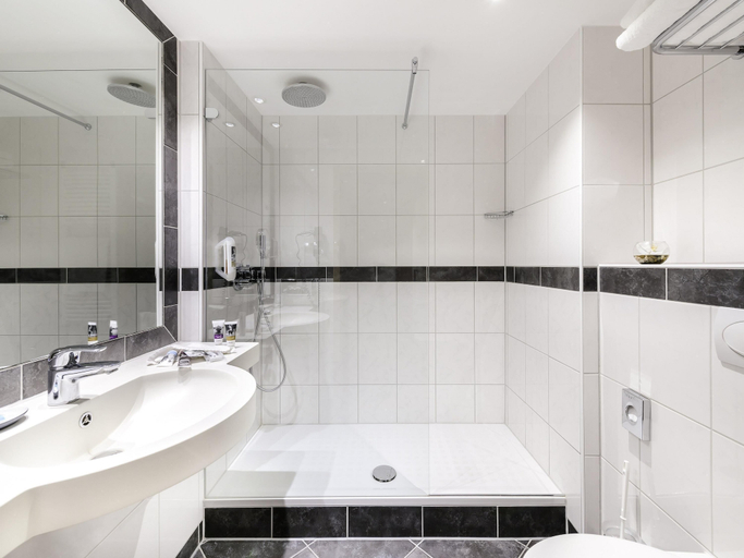 Bathroom, Mercure Hotel Saarbruecken City, Regionalverband Saarbrücken
