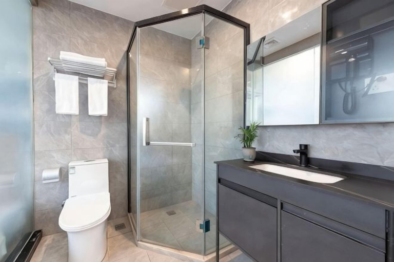 Bathroom 4, City Ant Hotel (Nanjing Wutang Square Metro Station), Nanjing