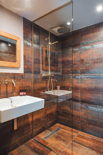 Bathroom 4, Bedruthan Hotel and Spa, Cornwall