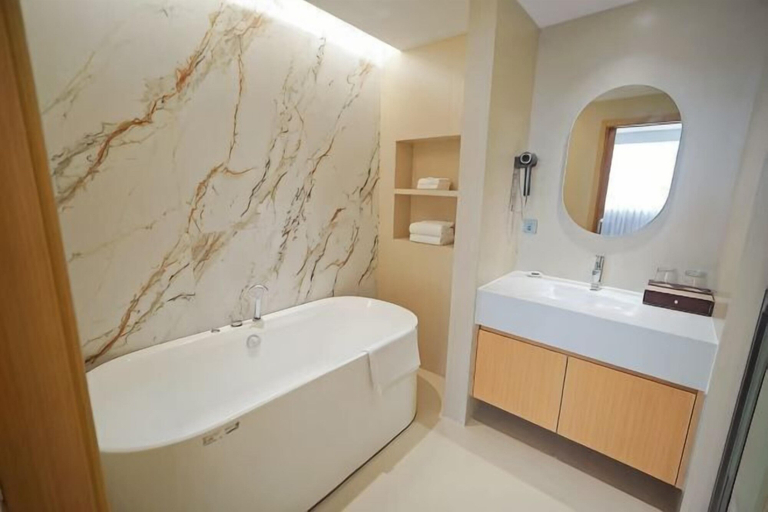 Bathroom, Rihai Hotel Shanghai, Shanghai
