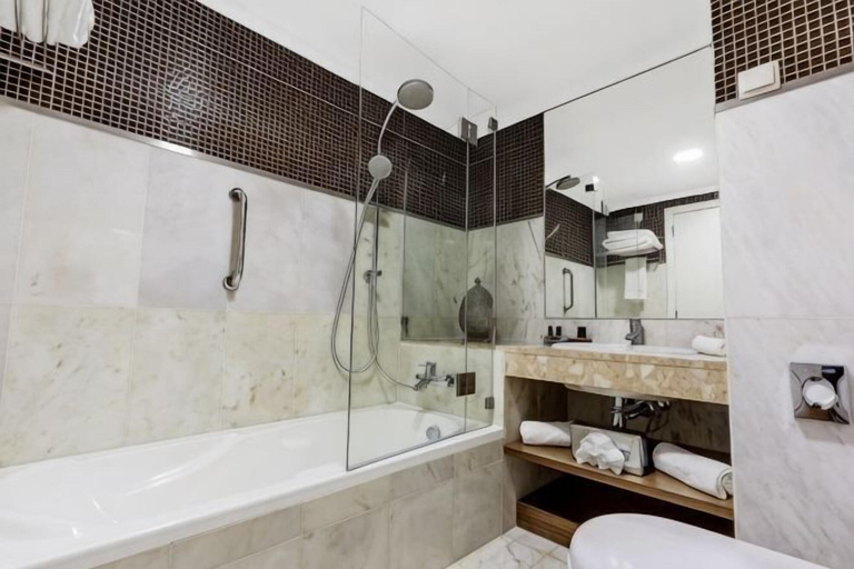 Bathroom 4, Vilamoura Garden Hotel, Loulé