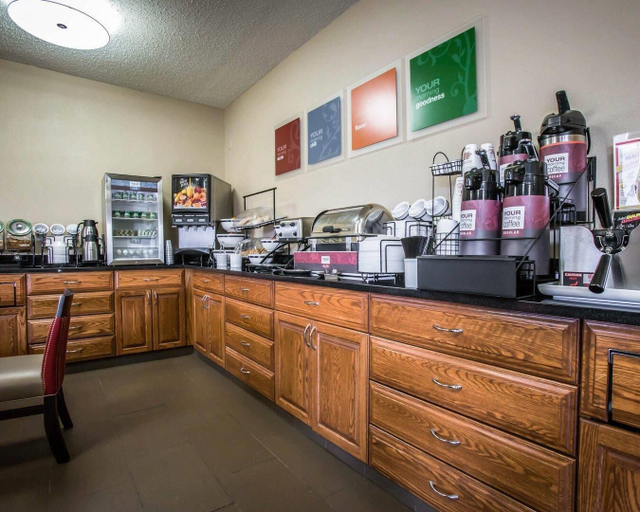 Food & Drinks 4, Comfort Inn Morris I-80, Grundy