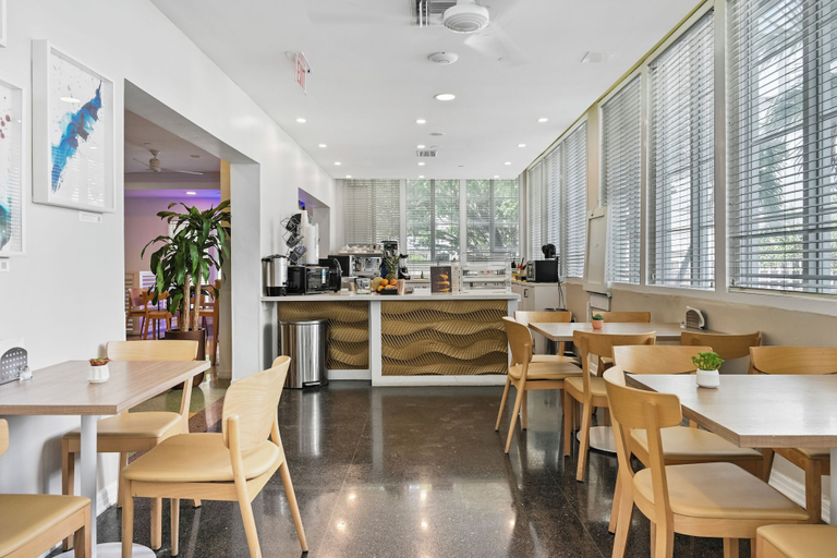 Food & Drinks 5, Townhouse Hotel, Miami-Dade