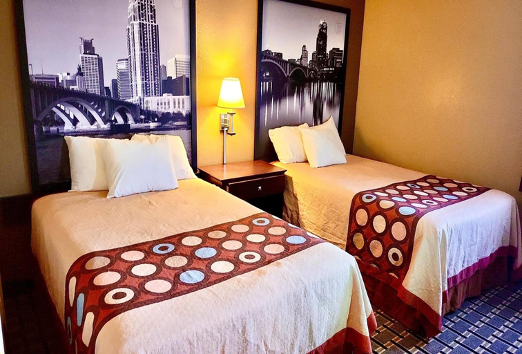 Bedroom 4, Super 8 by Wyndham Melrose, Stearns