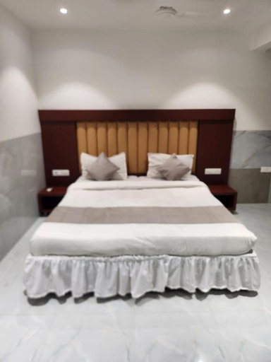 Guestroom, Hotel Metro Palace L&B, Raigarh