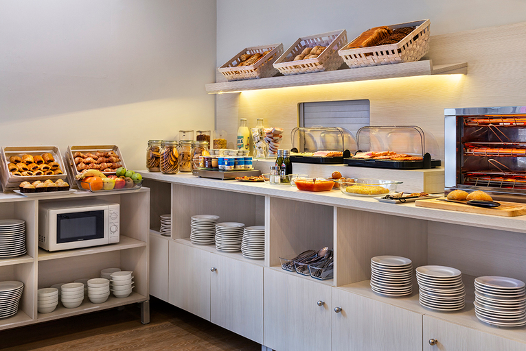 Food & Drinks 5, B&B HOTEL Madrid Fuenlabrada, Madrid