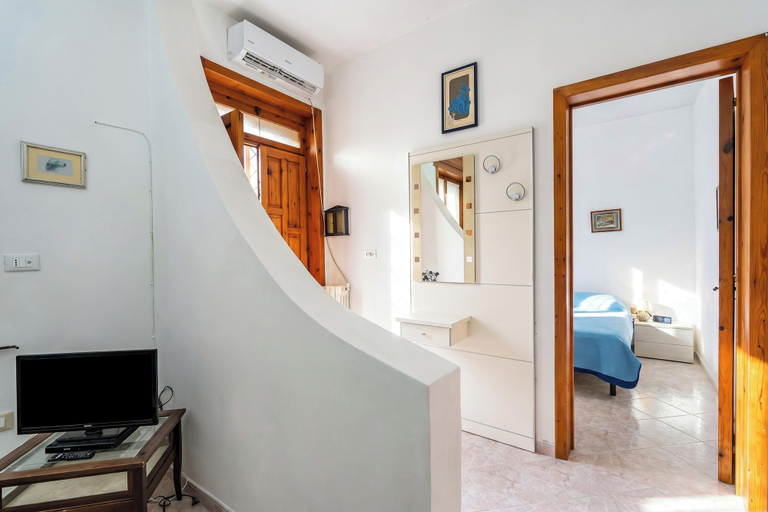 Room 5, Casa Torre San Giovanni 2-bed Apt Near Beach, Lecce
