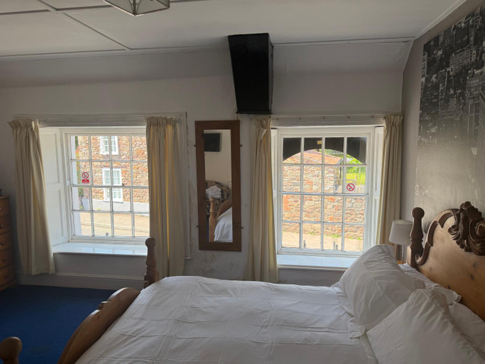 Others 5, The Angel Inn, North Somerset